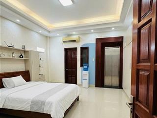 Nhà 6 tầng lầu có thang máy ngang lớn dt 5x20 gần chợ tân hương