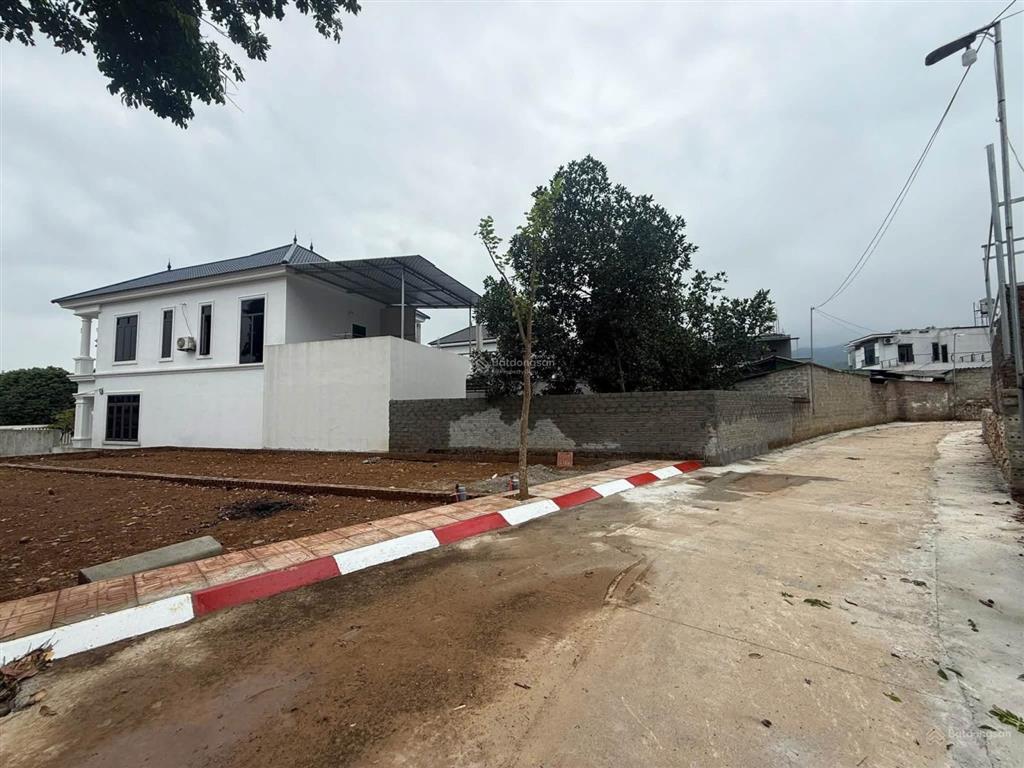 Cần tiền cho con đi du học bán nhanh mảnh đất sát hồ du lịch suối hai 100m2  837 triệu