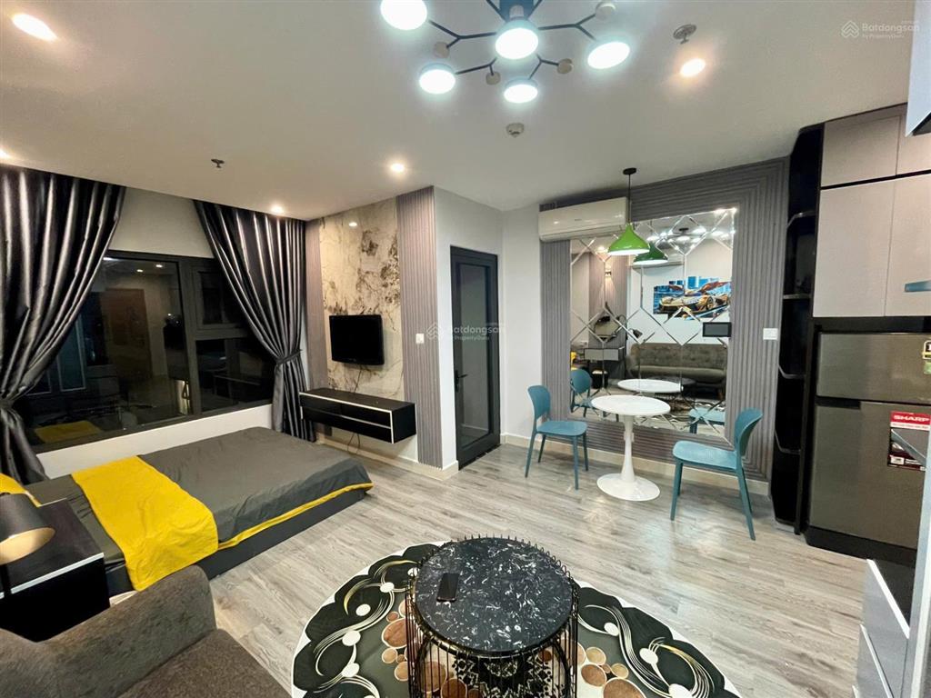 Chính chủ bán gấp căn studio 2 tỷ nội thất luxury tầng trung view thoáng tại vinhomes ocean park