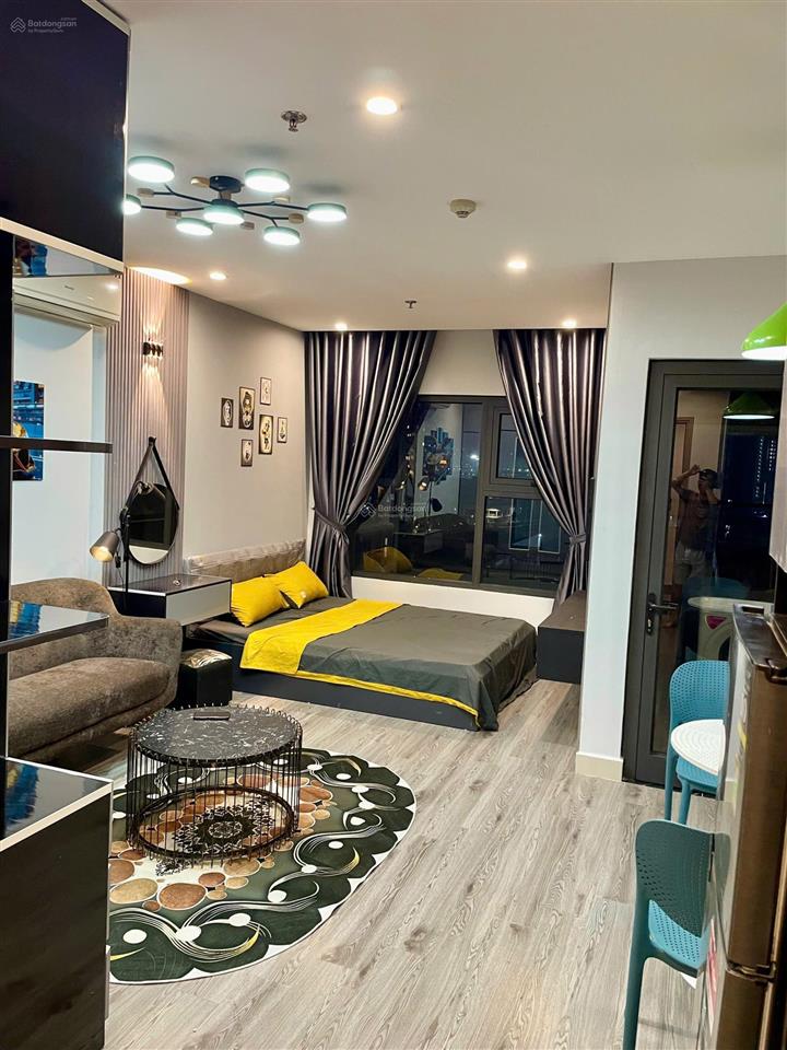 Chính chủ bán gấp căn studio 2 tỷ nội thất luxury tầng trung view thoáng tại vinhomes ocean park