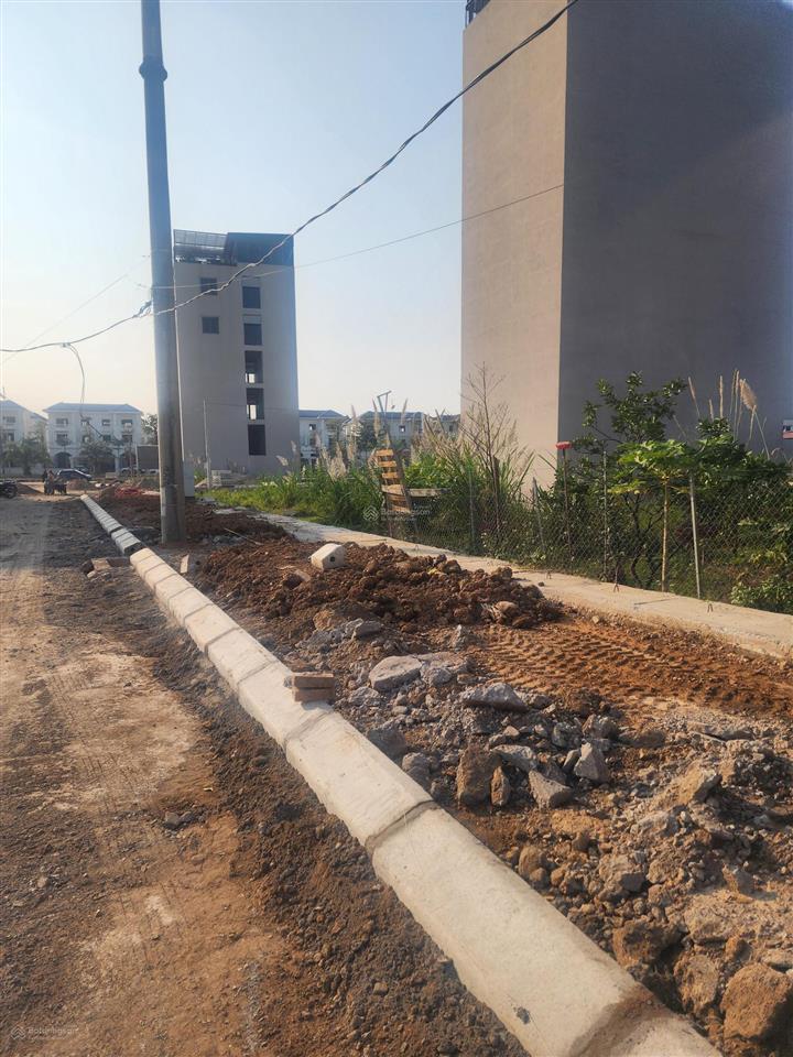 Nhà tôi cần bán một lô 55m cực đẹp vân canh, hoài đức