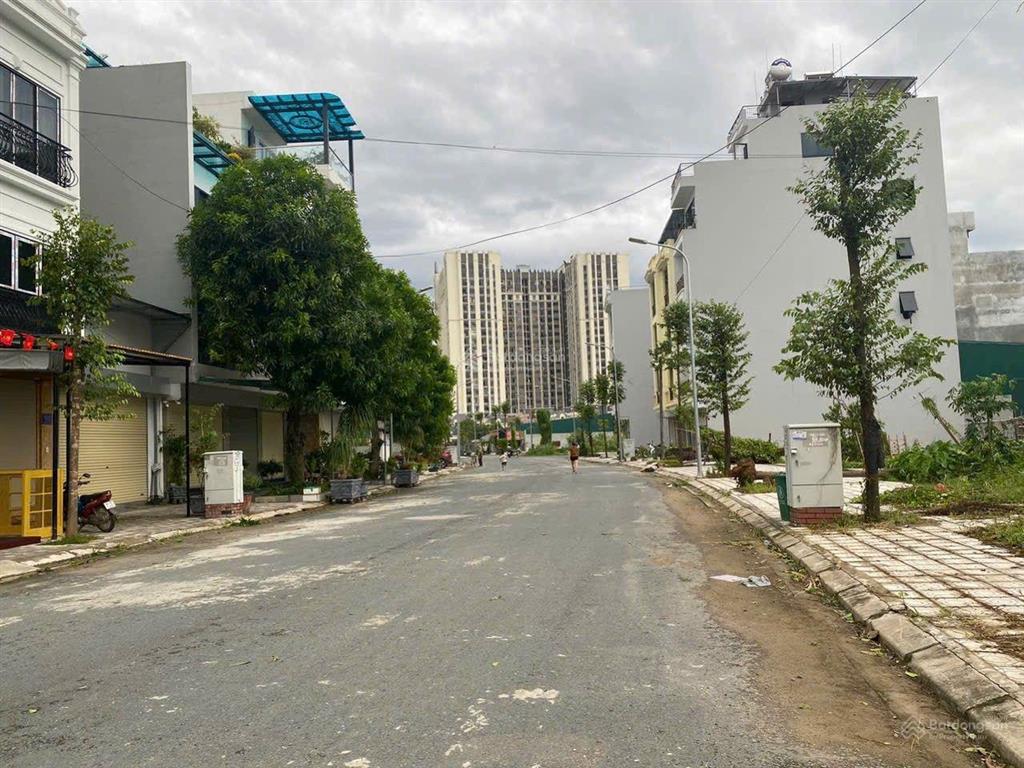 Tôi cần bán lô đất mặt đường lớn 20m khu đất phân lô vân canh