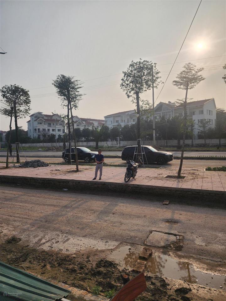 Tôi cần bán gấp lô đất đã có sổ mặt đường vành đai 3.5 ngay vòng xuyến khác mức trên cao