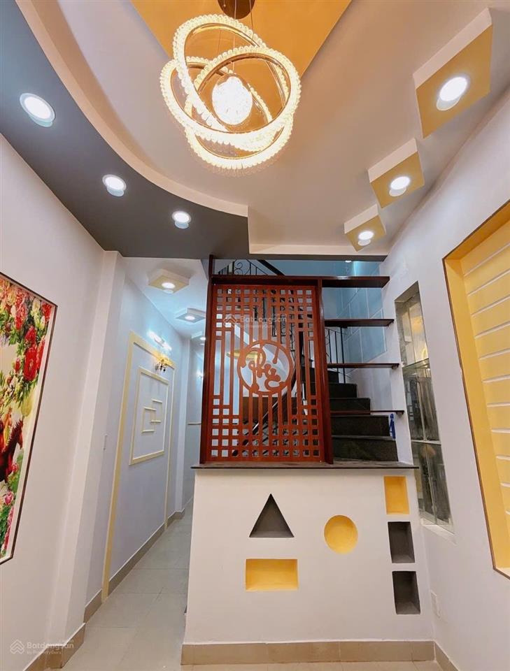 Quận 11  nhà mới xách vali vô ở hẻm 6m xe tải  ngay vòng xoay lê đại hành  3 tầng  4 pn