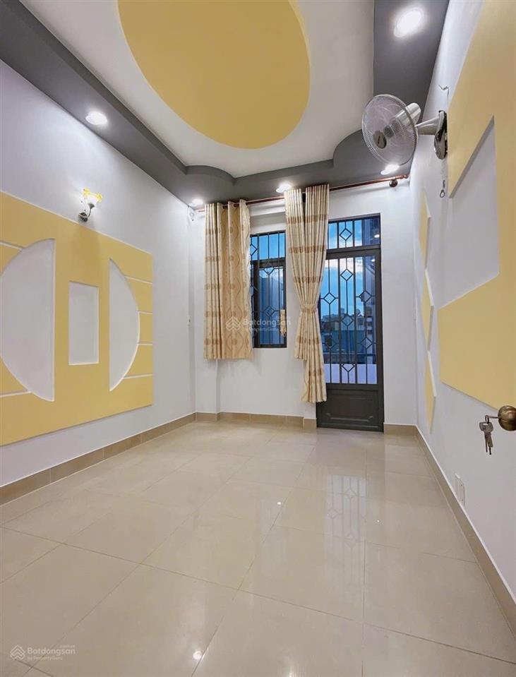 Quận 11  nhà mới xách vali vô ở hẻm 6m xe tải  ngay vòng xoay lê đại hành  3 tầng  4 pn