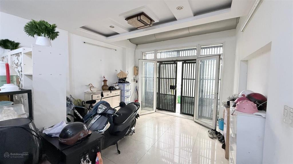 Nhà đẹp đường trường sa xe hơi tới cửa  20m ra mặt tiền 4 tầng btct  chỉ 12 tỷ 6