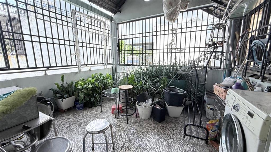 Nhà đẹp đường trường sa xe hơi tới cửa  20m ra mặt tiền 4 tầng btct  chỉ 12 tỷ 6