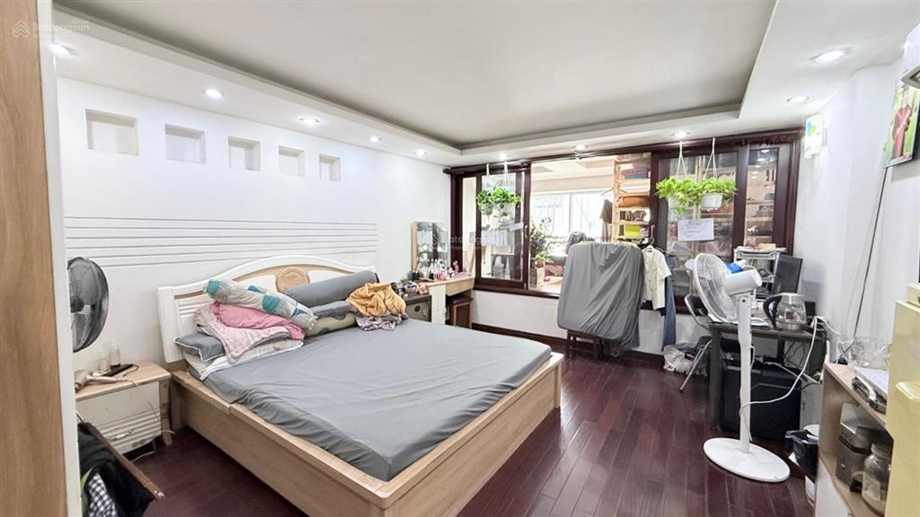 Nhà đẹp đường trường sa xe hơi tới cửa  20m ra mặt tiền 4 tầng btct  chỉ 12 tỷ 6