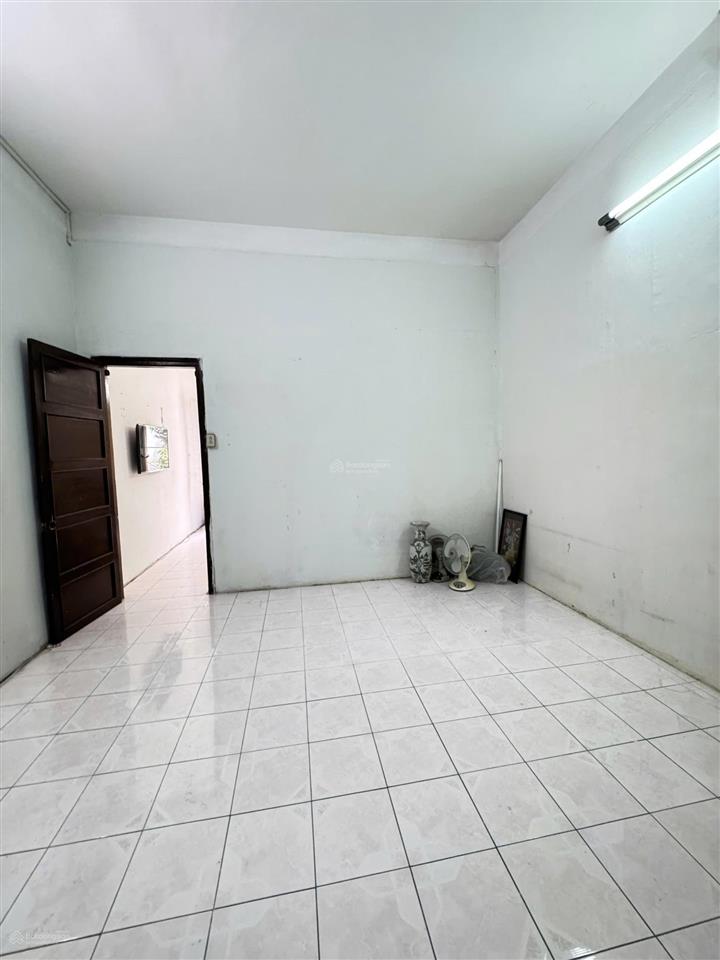 Bán nhà lê đại hành quận 11  xe hơi ngủ trong nhà  dt 87m  ngay vòng xoay  trường đua phú thọ