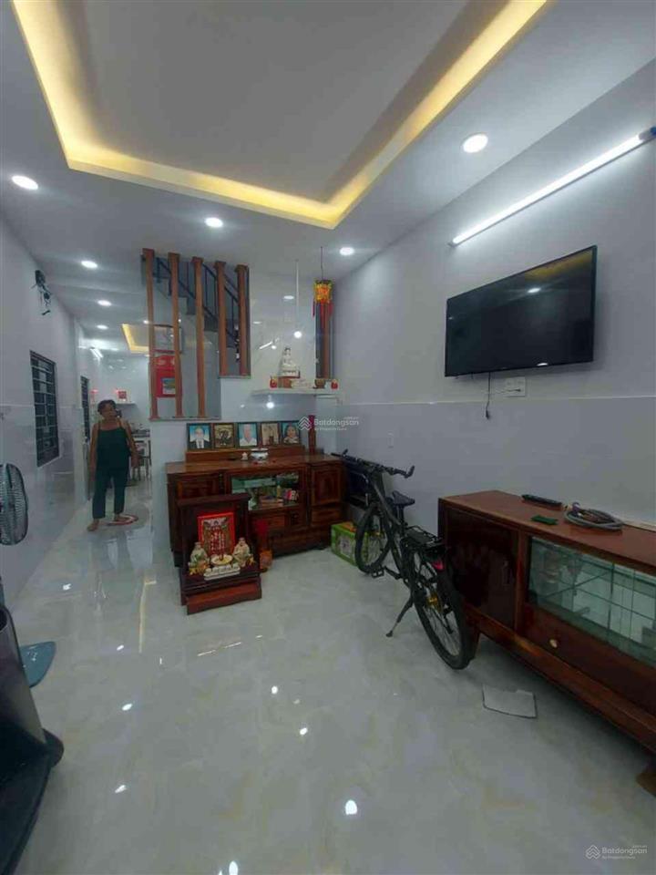 Nhà quận 10 vị trí đẹp  ngay nhà hát hòa bình  8,9 tỷ đường 3 tháng 2, gần học viện hành ch