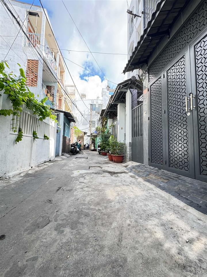 Nhà quận 10 vị trí đẹp  ngay nhà hát hòa bình  8,9 tỷ đường 3 tháng 2, gần học viện hành ch