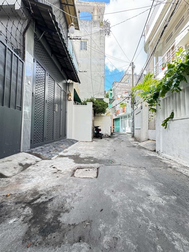 Nhà quận 10 vị trí đẹp  ngay nhà hát hòa bình  8,9 tỷ đường 3 tháng 2, gần học viện hành ch