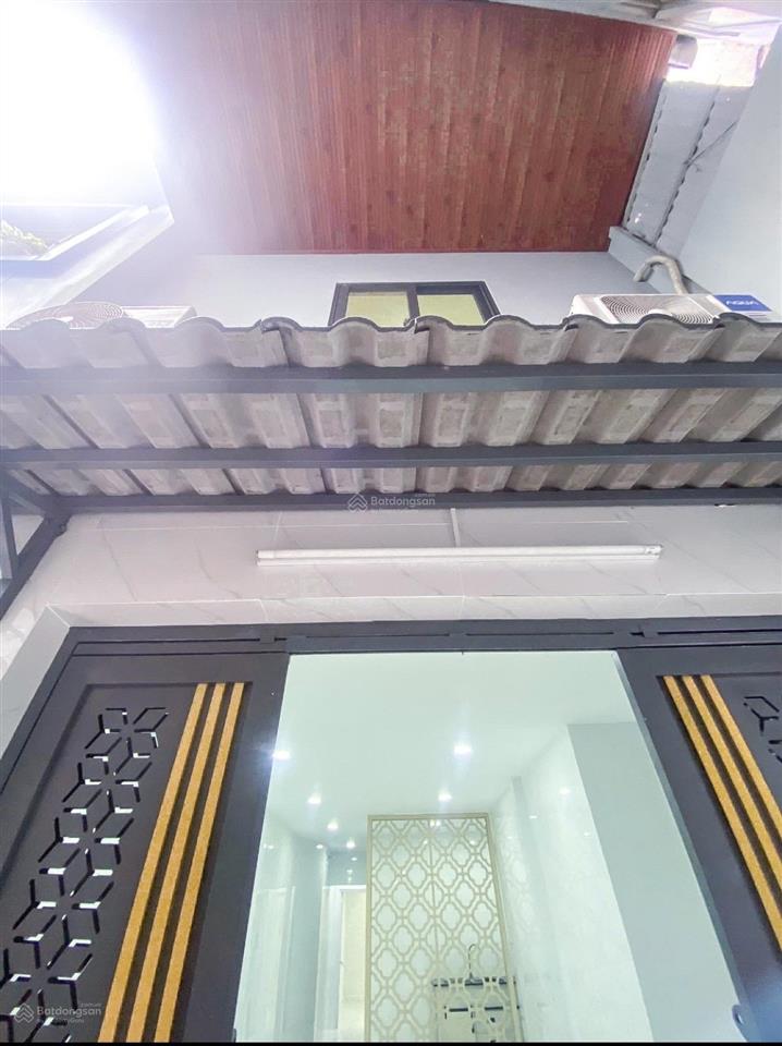 Quận 10  nhà 2 lầu dt 42m2 gần bv nhi đồng giá 5,1 tỷ vị trí đẹp, gần nguyễn duy dương bà hạt