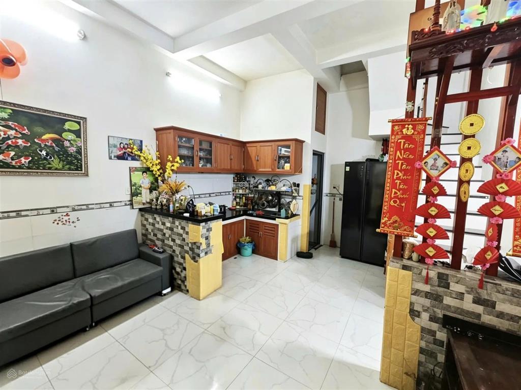 Bán nhà cách mạng tháng tám quận 10  gần đường tô hiến thành  4 tầng btct  giá 5.8 tỷ nhà mới