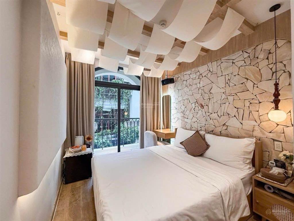 Tòa nhà 8 chdv full nội thất dòng tiền ổn định  quận 10 vị trí hẻm xe hơi thông thoáng
