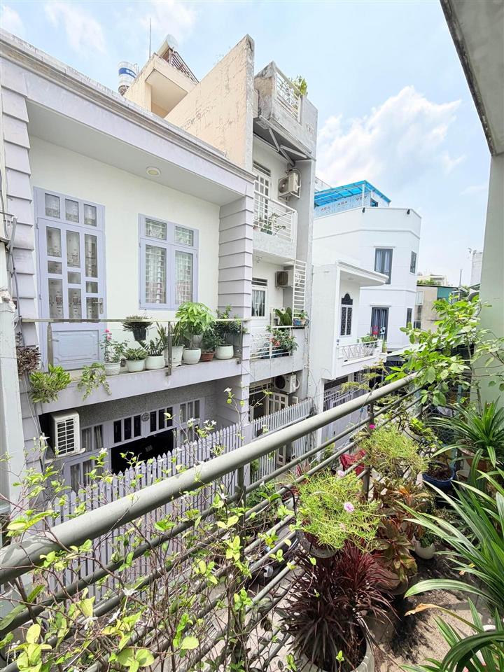 Bán nhà quận 3 hẻm 4m  ngang 4.1m  cách 30m ra mặt tiền đường  giá 7.8 tỷ  diện tích 52m²