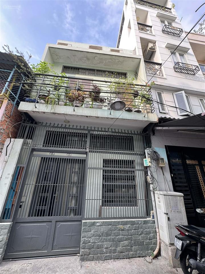 Bán nhà quận 3 hẻm 4m  ngang 4.1m  cách 30m ra mặt tiền đường  giá 7.8 tỷ  diện tích 52m²