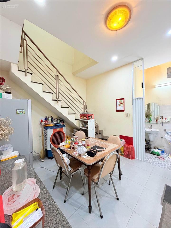 Bán nhà quận 3 hẻm 4m  ngang 4.1m  cách 30m ra mặt tiền đường  giá 7.8 tỷ  diện tích 52m²