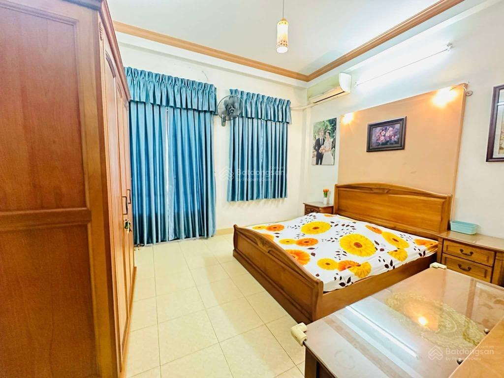 Bán nhà đường tô hiến thành quận 10  dt 43 m2  giá 13tỷ5 hẻm xe hơi vào tận nhà, hẻm rộng 5