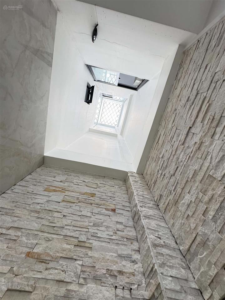 Hẻm xe hơi tránh 8m ngay chung cư bàu cát, tân bình  ngang 4m