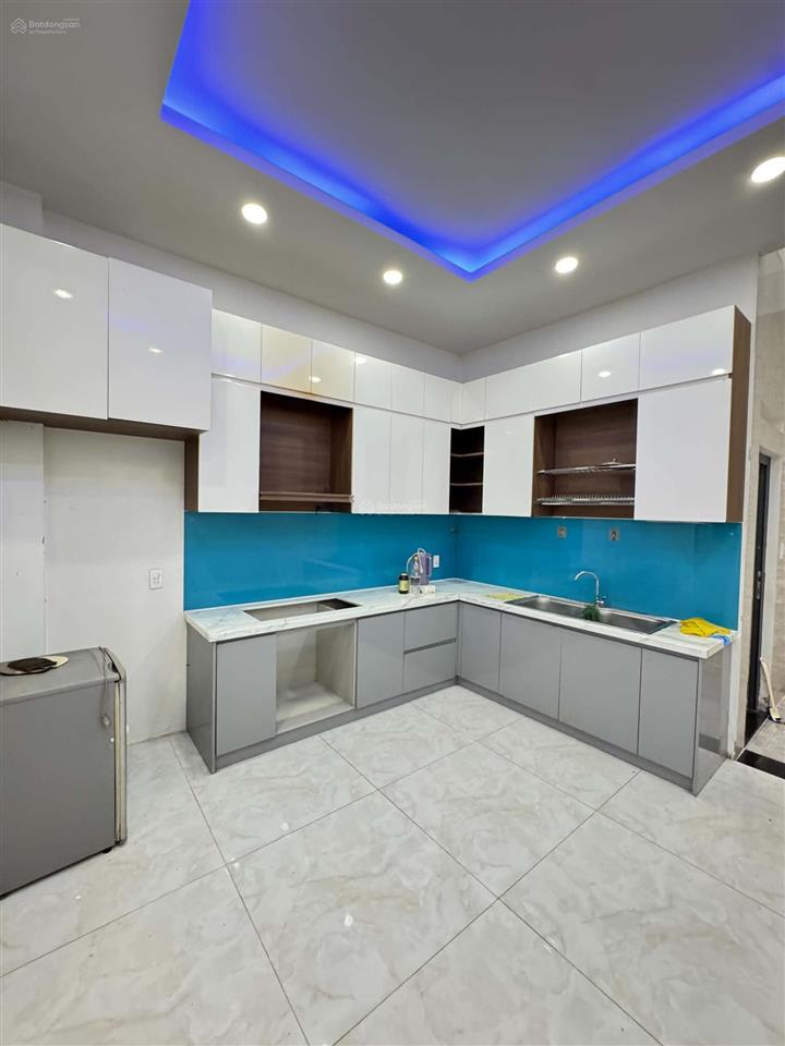 Hẻm xe hơi tránh 8m ngay chung cư bàu cát, tân bình  ngang 4m