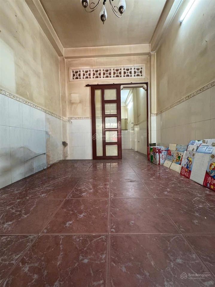 Bán nhà mặt tiền kinh doanh nhật tảo, quận 10  vài thùng sơn nhà đẹp như mới diện tích 33m
