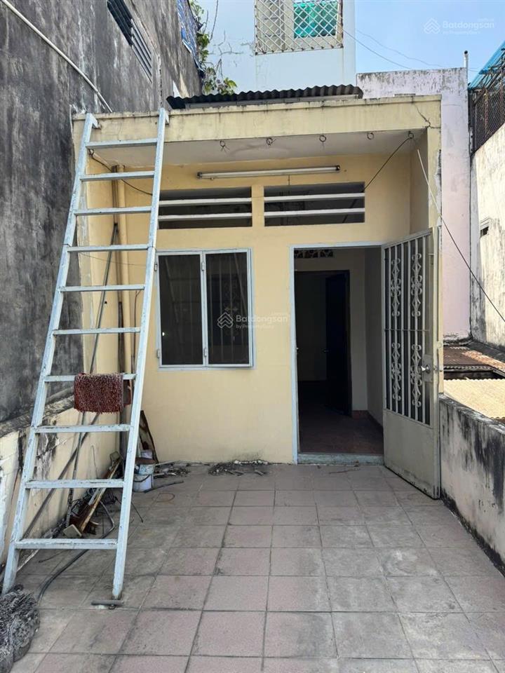 Bán nhà mặt tiền kinh doanh nhật tảo, quận 10  vài thùng sơn nhà đẹp như mới diện tích 33m