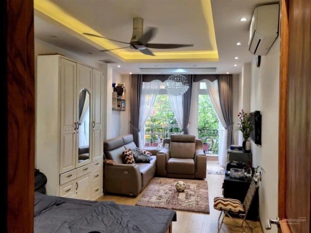 Bán nhà mặt tiền kinh doanh đường cao thắng quận 10 có hẻm sau thông  ngay hà đô centrosa vị