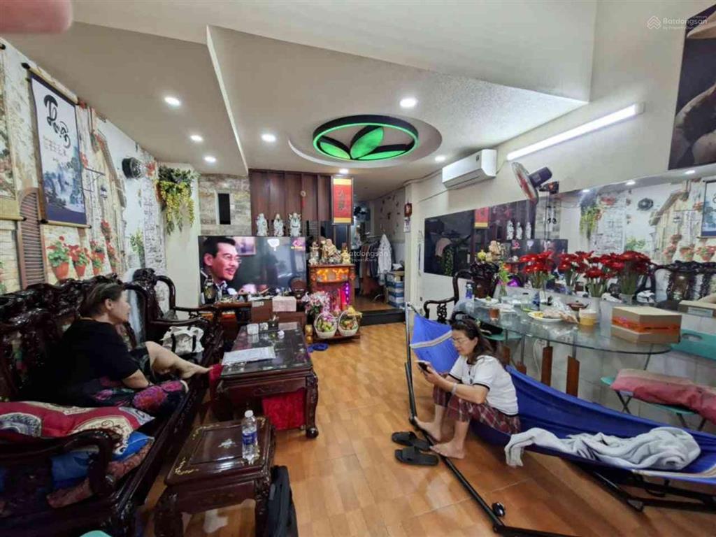 Đường âu cơ  ngay vòng xoay lê đại hành quận 11  nhà 5 tầng hẻm ô tô  cách 50m ra mặt tiền