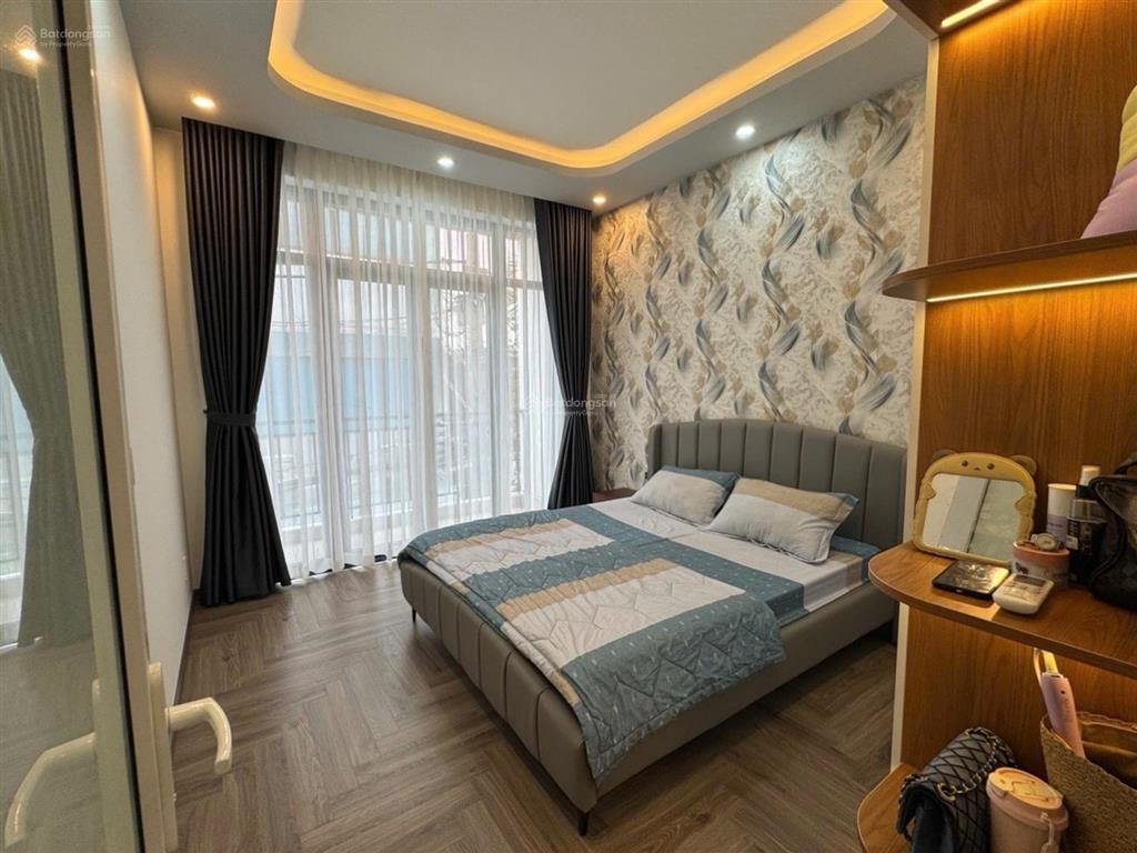 Nhà đẹp  hẻm xe hơi đường lê hồng phong  quận 10  vào ở ngay