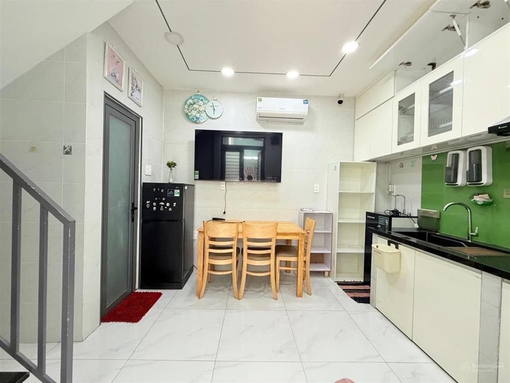 Quận 3 nhà mới vào ở ngay nhà 3 tầng  2pn  2wc  full nội thất giá 2tỷ9 nhà 3 tầng kiên