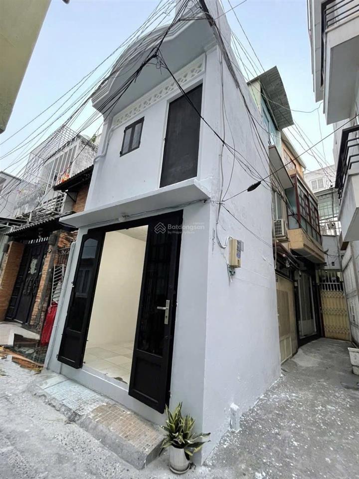 Chỉ 2 tỷ sở hữu ngay nhà 2 tầng đường bạch đằng  hẻm xe hơi thông đường bùi đình túy  lô góc