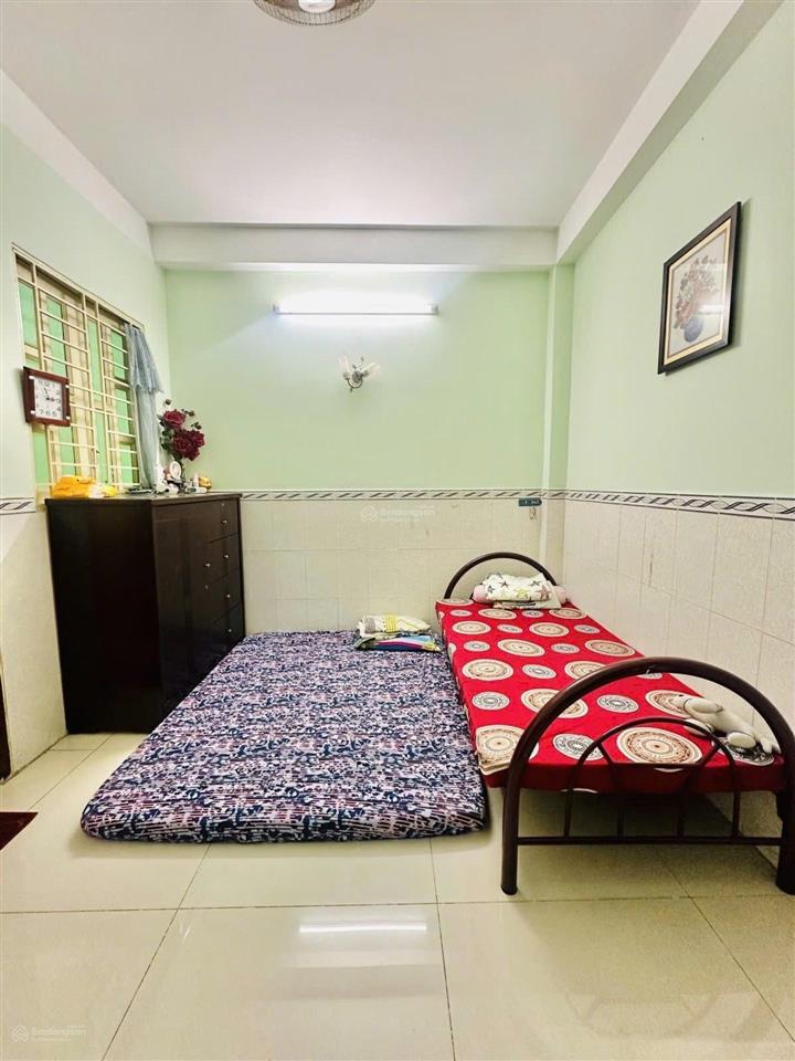 Nhà đẹp 4 tầng ngay đầm sen 5pn  giá chỉ 6 tỷ 5 vị trí đẹp, gần hòa bình lạc long quâ