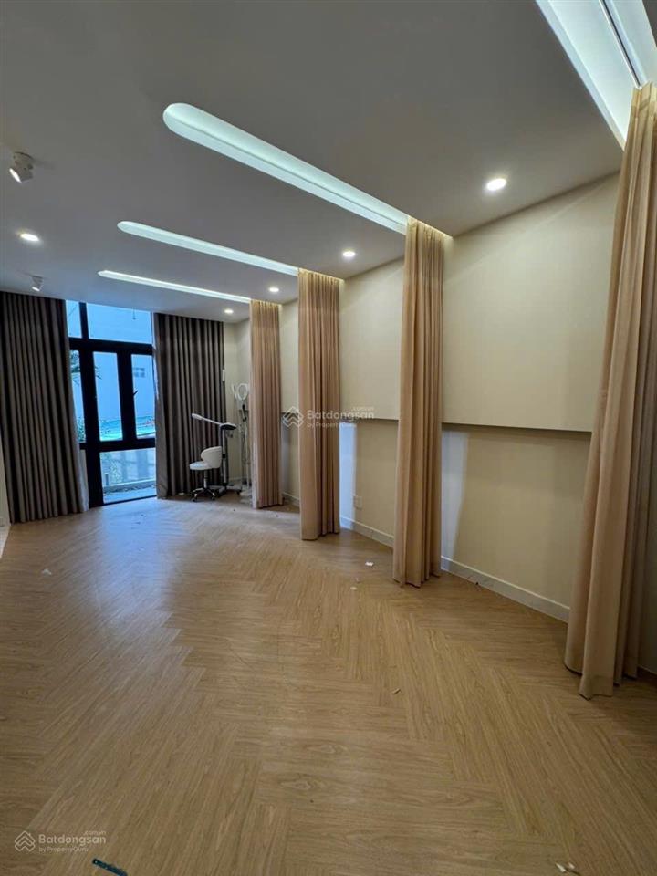 Bán nhà đường 3 tháng 2 quận 10  ngay vincom 3 tháng 2  hà đô centrosa  13 tỷ5