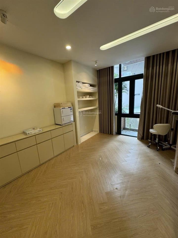 Bán nhà đường 3 tháng 2 quận 10  ngay vincom 3 tháng 2  hà đô centrosa  13 tỷ5