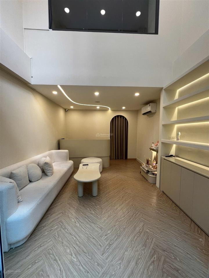 Bán nhà đường 3 tháng 2 quận 10  ngay vincom 3 tháng 2  hà đô centrosa  13 tỷ5