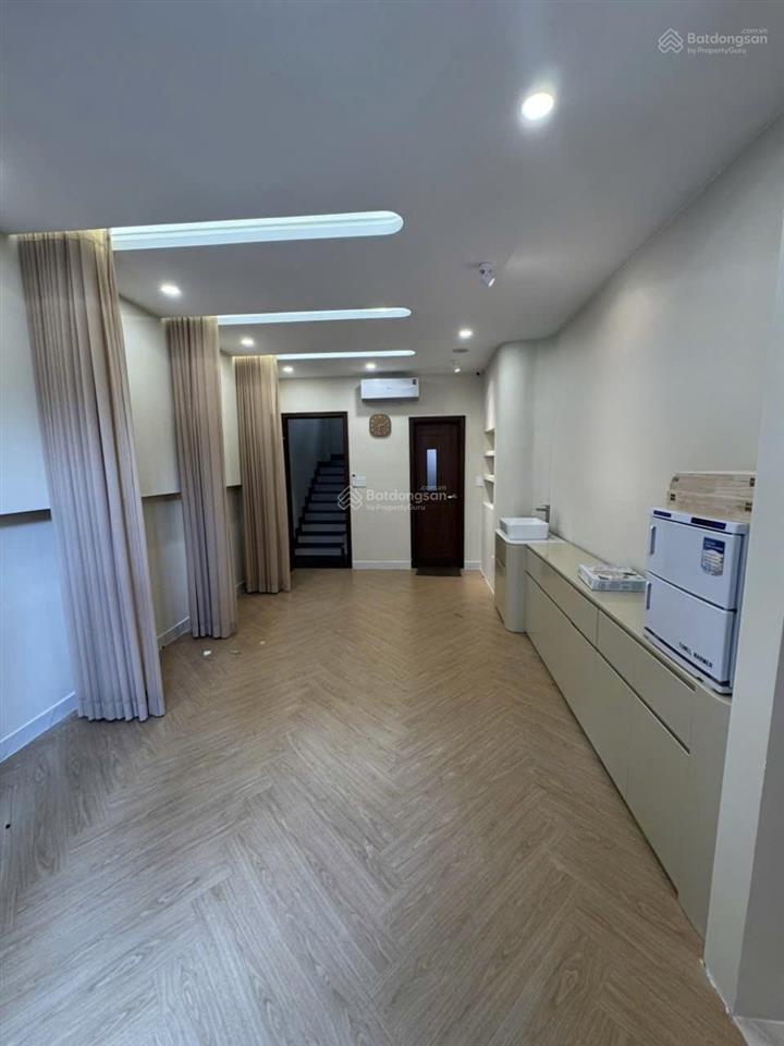 Bán nhà đường 3 tháng 2 quận 10  ngay vincom 3 tháng 2  hà đô centrosa  13 tỷ5