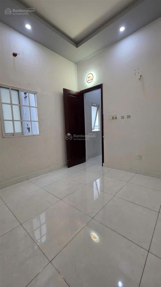 Cho thuê nguyên căn hẻm phường vườn lài quận 10  ngay bệnh viện hòa hảo  17tr/tháng nhà nguy