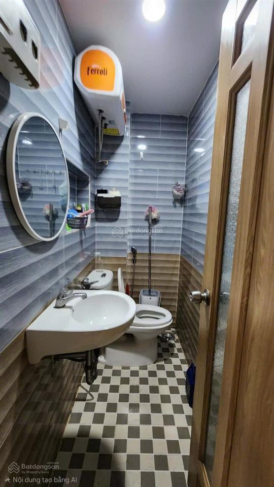 Cho thuê nguyên căn hẻm phường vườn lài quận 10  ngay bệnh viện hòa hảo  17tr/tháng nhà nguy