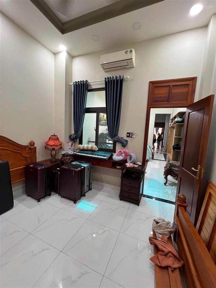 Cho thuê nhà mặt tiền quận 5 ngay chợ thuốc triệu quang phục  40tr/tháng (nhà mới tinh tha