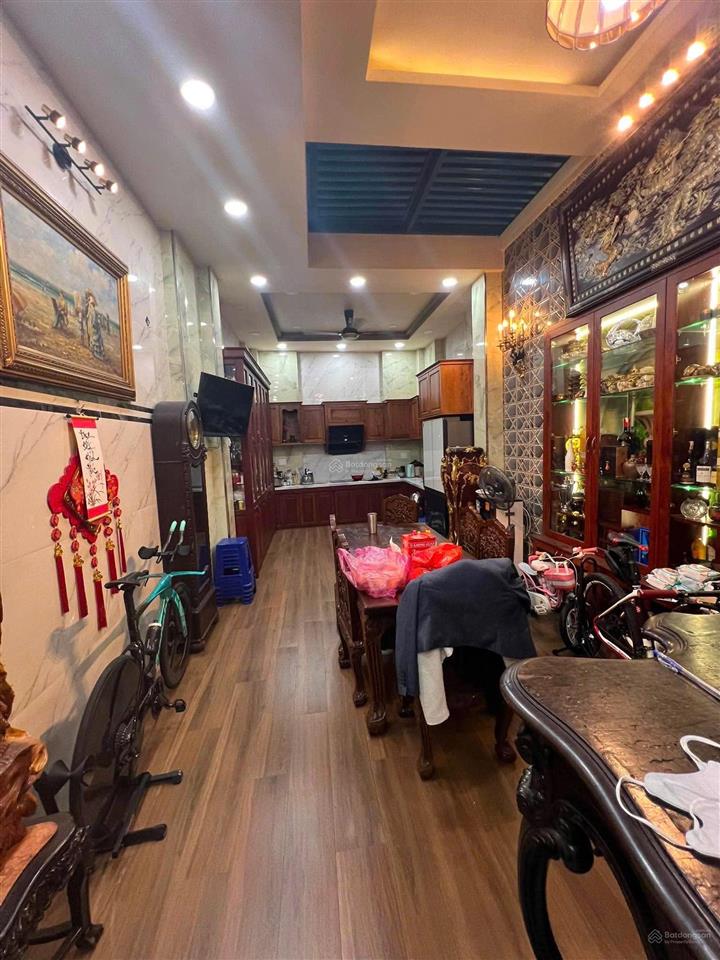 Cho thuê nhà mặt tiền quận 5 ngay chợ thuốc triệu quang phục  40tr/tháng (nhà mới tinh tha