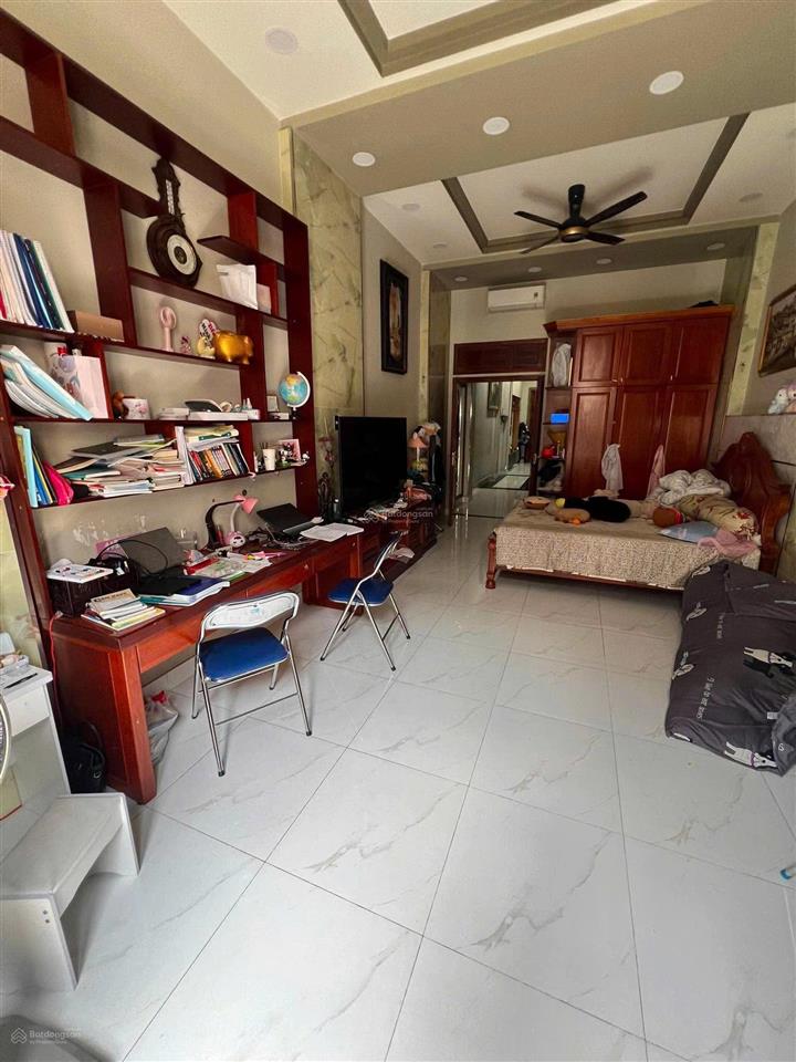 Cho thuê nhà mặt tiền quận 5 ngay chợ thuốc triệu quang phục  40tr/tháng (nhà mới tinh tha