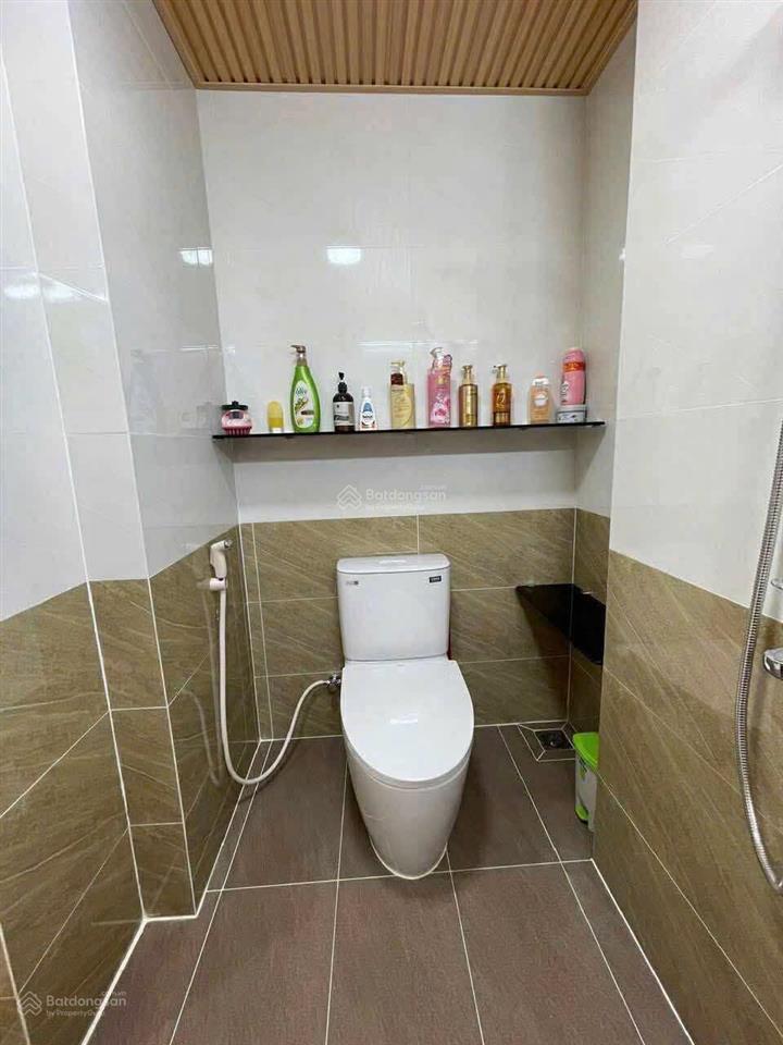 Bán căn hộ 62 bà hom quận 6  dt 60m2  2pn  2wc  giếng trời thoáng mát full nội thất  giá 3tỷ5