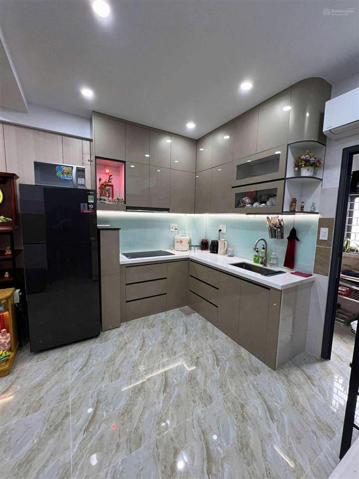 Bán căn hộ 62 bà hom quận 6  dt 60m2  2pn  2wc  giếng trời thoáng mát full nội thất  giá 3tỷ5
