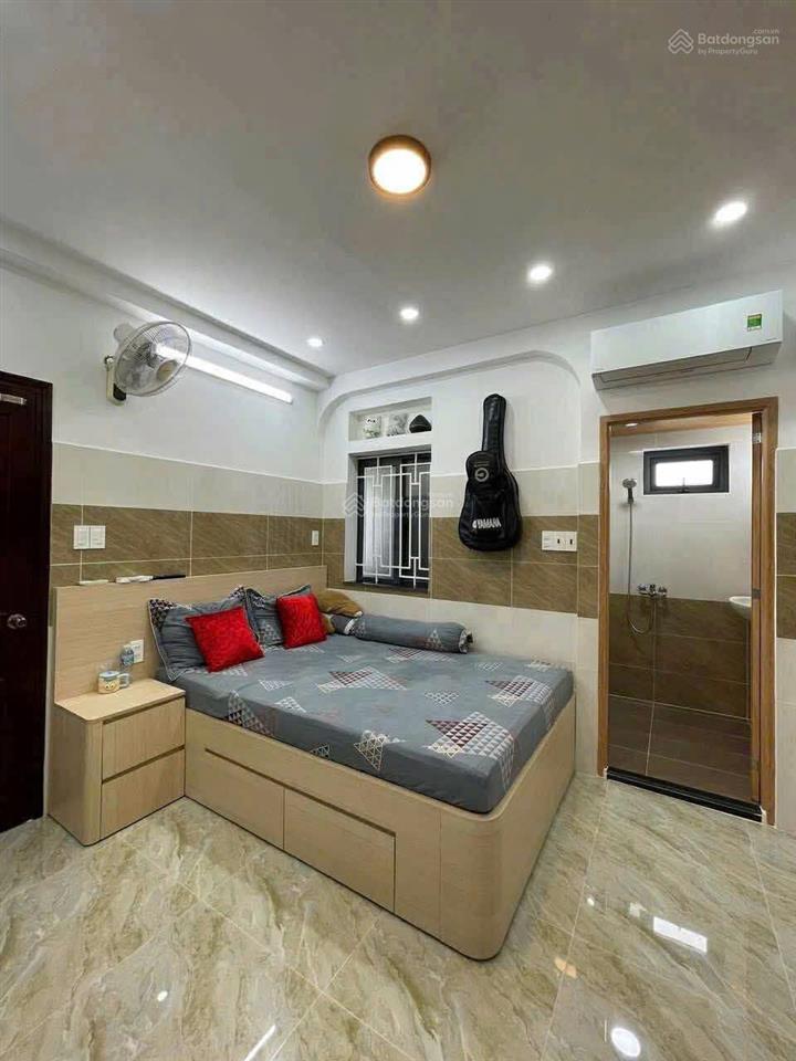 Bán căn hộ 62 bà hom quận 6  dt 60m2  2pn  2wc  giếng trời thoáng mát full nội thất  giá 3tỷ5