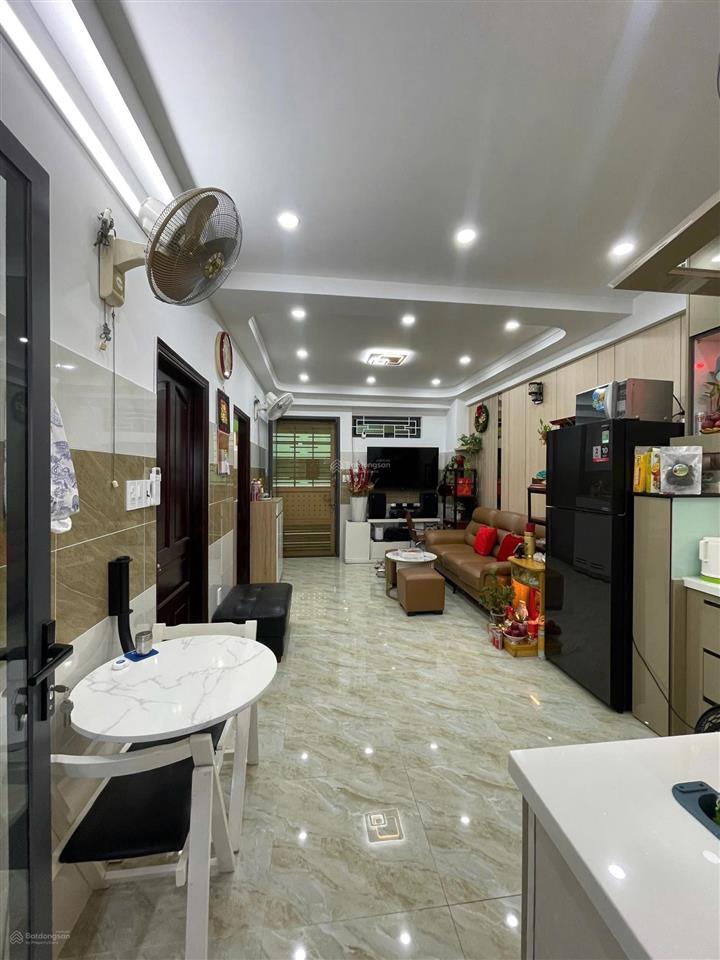 Bán căn hộ 62 bà hom quận 6  dt 60m2  2pn  2wc  giếng trời thoáng mát full nội thất  giá 3tỷ5