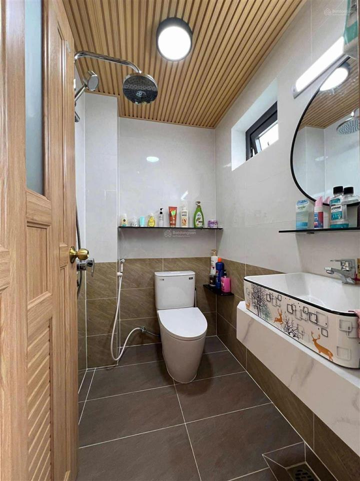 Bán căn hộ 62 bà hom quận 6  dt 60m2  2pn  2wc  giếng trời thoáng mát full nội thất  giá 3tỷ5