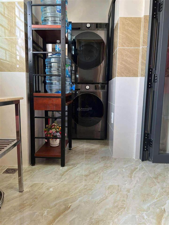 Bán căn hộ 62 bà hom quận 6  dt 60m2  2pn  2wc  giếng trời thoáng mát full nội thất  giá 3tỷ5