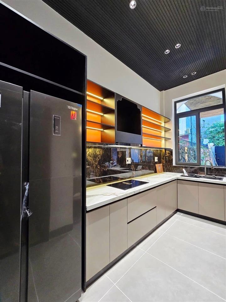 Duy nhất! hoàng cầu phân lô ô tô tránh vỉa hè 2m kd, cách mặt phố 20m, xây 62m2*5 tầng