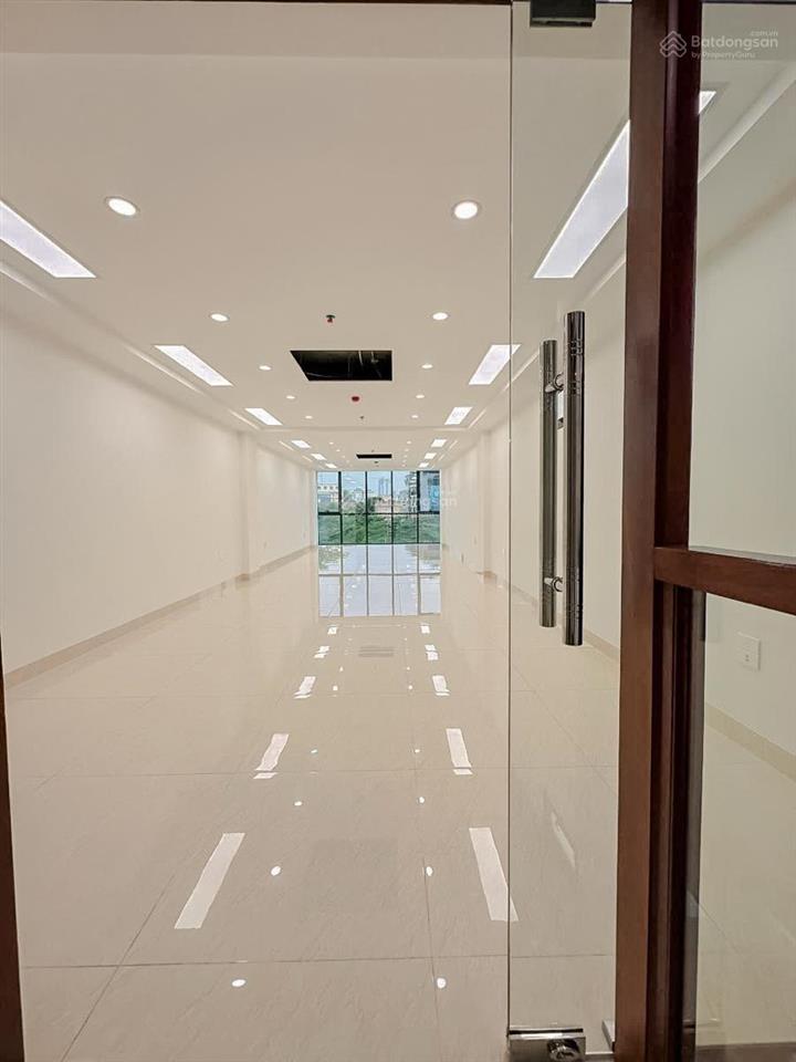 Sống đẳng cấp phân lô nguyên hồng, 72m2. xây mới koong, thang máy, nội thất nhập khẩu, vỉa hè 3m